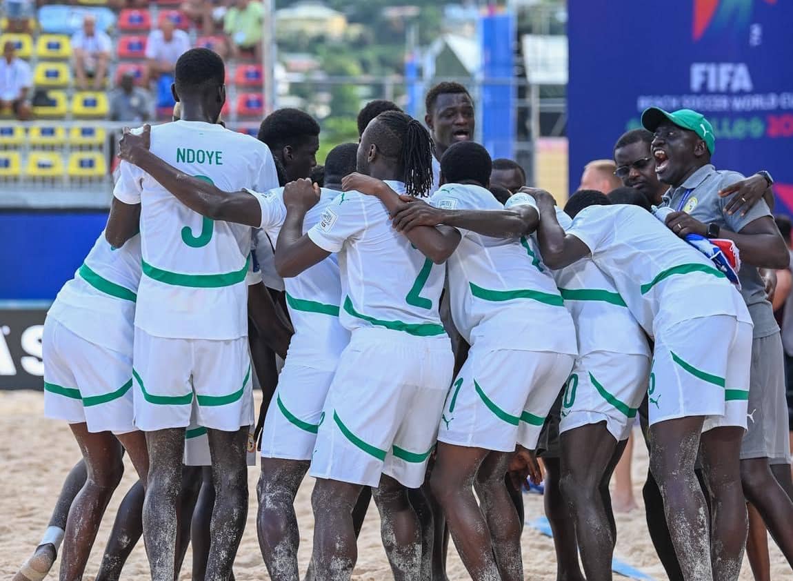 🥅 Mondial de Beach Soccer : Le Sénégal en demi-finales après une victoire renversante face à l’Italie 1 🥅 Mondial de Beach Soccer : Le Sénégal en demi-finales après une victoire renversante face à l’Italie