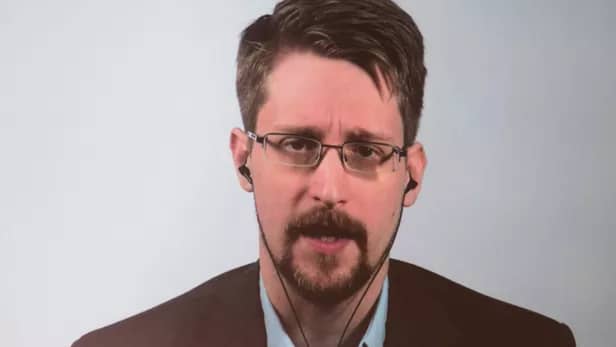 🇷🇺 Poutine accorde la nationalité russe au lanceur d'alerte Edward Snowden 1 🇷🇺 Poutine accorde la nationalité russe au lanceur d’alerte Edward Snowden