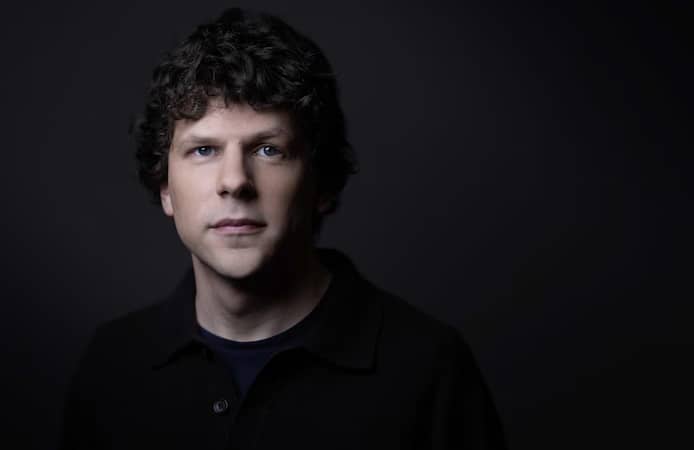 🇺🇸 “Obsédé par l’avidité et le pouvoir”: l’acteur qui a incarné Mark Zuckerberg a changé d’avis sur le milliardaire américain