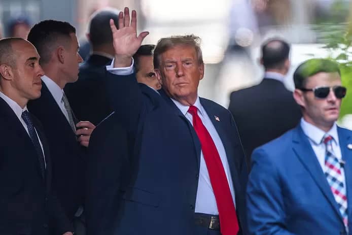 🇺🇸 Donald Trump arrive au tribunal de New York pour un procès historique 1 🇺🇸 Donald Trump arrive au tribunal de New York pour un procès historique