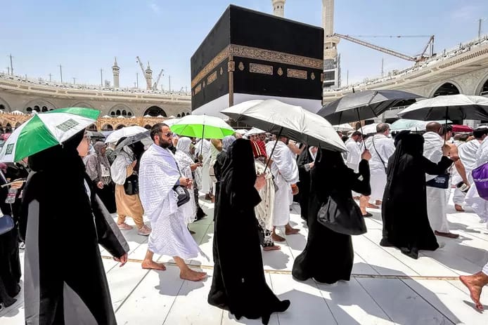 🇪🇬 L’Égypte sanctionne des agences de voyage pour “fraude” après la mort de pèlerins à la Mecque 1 🇪🇬 L’Égypte sanctionne des agences de voyage pour “fraude” après la mort de pèlerins à la Mecque