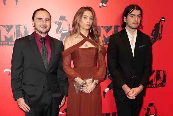 👥️ Pourquoi les enfants de Michael Jackson n’ont pas encore touché leur héritage 1 👥️ Pourquoi les enfants de Michael Jackson n’ont pas encore touché leur héritage