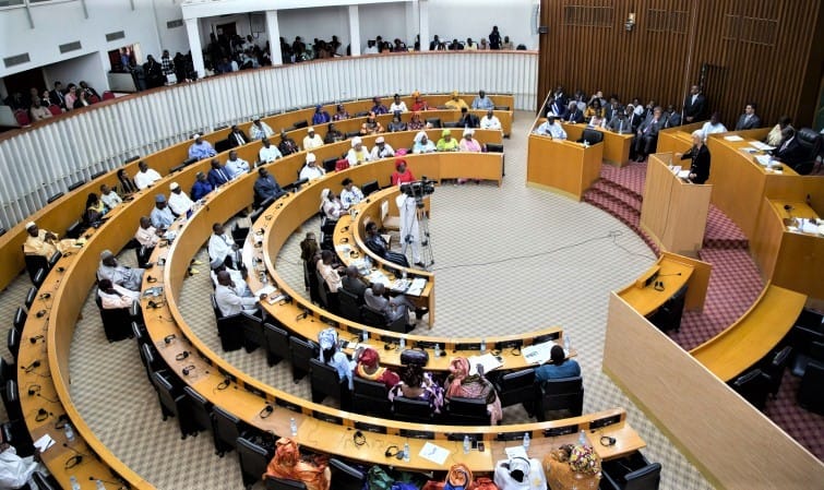 🇸🇳 Assemblée Sénégalaise : L'indemnité qui porte le "salaire" des députés à 2 millions au moins 1 🇸🇳 Assemblée Sénégalaise : L’indemnité qui porte le « salaire » des députés à 2 millions au moins