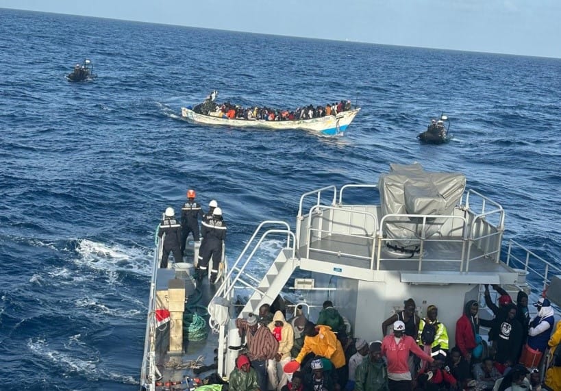 🌊 Lutte contre l'émigration irrégulière : la marine sénégalaise intercepte deux nouvelles pirogues transportant 421 migrants 1 🌊 Lutte contre l’émigration irrégulière : la marine sénégalaise intercepte deux nouvelles pirogues transportant 421 migrants