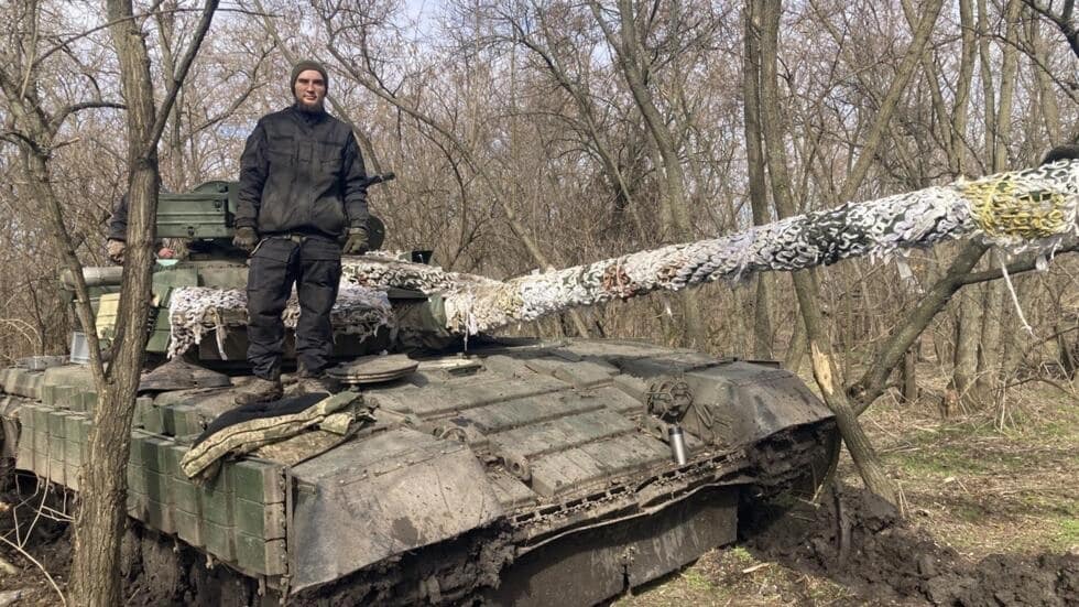 🇺🇦 Guerre en Ukraine: face aux Russes, des tankistes harassés et des blindés obsolètes 1 🇺🇦 Guerre en Ukraine: face aux Russes, des tankistes harassés et des blindés obsolètes
