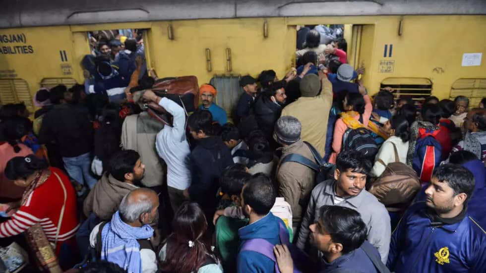 🇮🇳 Inde: une bousculade dans une gare de New Delhi tue une vingtaine de voyageurs 1 🇮🇳 Inde: une bousculade dans une gare de New Delhi tue une vingtaine de voyageurs