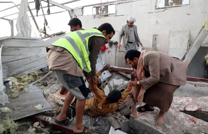 🇾🇪 Les Houthis dénoncent une série de frappes américaines sur Sanaa