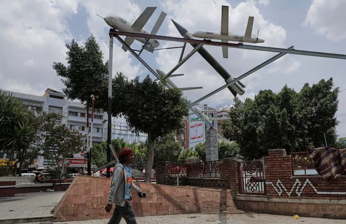 🇮🇱 Israël frappe l’aéroport de Sanaa en réponse aux attaques houthies