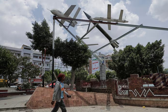 🇮🇱 Israël frappe l’aéroport de Sanaa en réponse aux attaques houthies 1 🇮🇱 Israël frappe l’aéroport de Sanaa en réponse aux attaques houthies