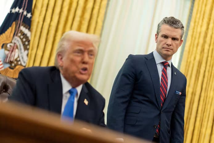 🇺🇸 Nouvelle bévue de Pete Hegseth : le secrétaire américain à la Défense a suspendu l’aide à l’Ukraine sans l’accord de Trump 1 🇺🇸 Nouvelle bévue de Pete Hegseth : le secrétaire américain à la Défense a suspendu l’aide à l’Ukraine sans l’accord de Trump