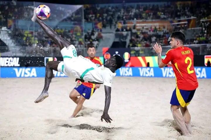 🥅 Beach Soccer – Mondial 2025 : entrée fracassante des Lions face à l’Espagne (4-1) 1 🥅 Beach Soccer – Mondial 2025 : entrée fracassante des Lions face à l’Espagne (4-1)